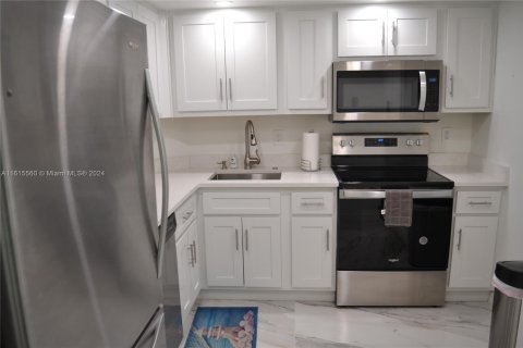 Condo in Marco Island, Florida, 2 bedrooms  № 1240548 - photo 3