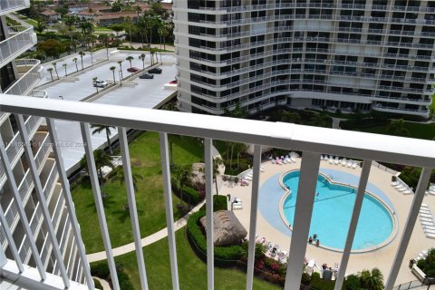 Condo in Marco Island, Florida, 2 bedrooms  № 1240548 - photo 18