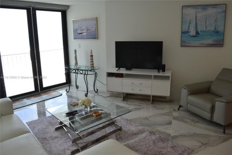 Condo in Marco Island, Florida, 2 bedrooms  № 1240548 - photo 13