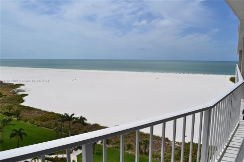 Condo in Marco Island, Florida, 2 bedrooms  № 1240548 - photo 16
