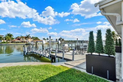 Casa en venta en Saint Petersburg, Florida, 2 dormitorios, 153.29 m2 № 2215817 - foto 24
