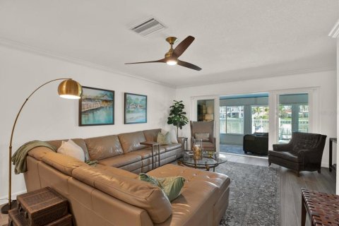 Casa en venta en Saint Petersburg, Florida, 2 dormitorios, 153.29 m2 № 2215817 - foto 9