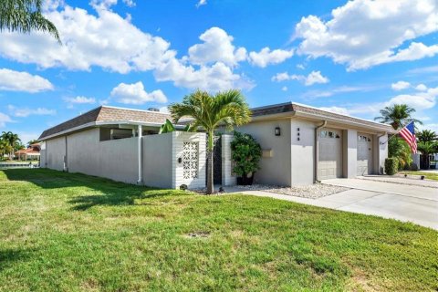 Casa en venta en Saint Petersburg, Florida, 2 dormitorios, 153.29 m2 № 2215817 - foto 2