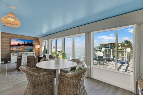 Casa en venta en Saint Petersburg, Florida, 2 dormitorios, 153.29 m2 № 2215817 - foto 5