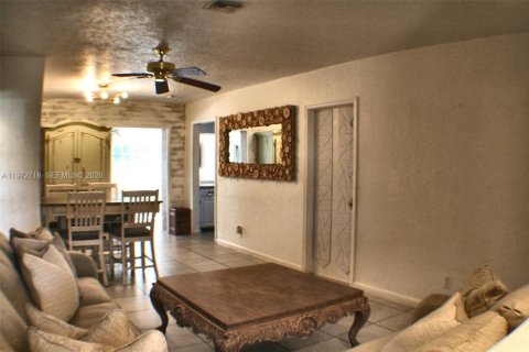 Купить виллу или дом в Холливуд, Флорида 4 спальни, 155.52м2, № 2033045 - фото 13