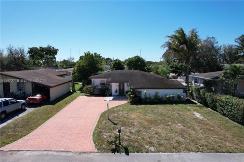 Купить виллу или дом в Холливуд, Флорида 4 спальни, 155.52м2, № 2033045 - фото 5