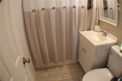 Купить виллу или дом в Холливуд, Флорида 4 спальни, 155.52м2, № 2033045 - фото 27