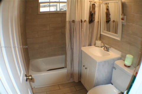 Купить виллу или дом в Холливуд, Флорида 4 спальни, 155.52м2, № 2033045 - фото 29