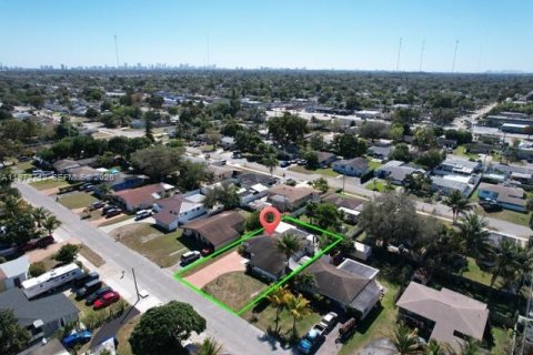 Купить виллу или дом в Холливуд, Флорида 4 спальни, 155.52м2, № 2033045 - фото 8