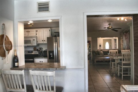 Купить виллу или дом в Холливуд, Флорида 4 спальни, 155.52м2, № 2033045 - фото 17