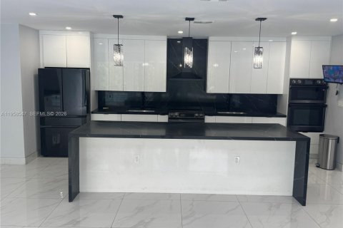 Casa en alquiler en North Miami Beach, Florida, 4 dormitorios, 214.98 m2 № 2020828 - foto 9