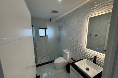 Casa en alquiler en North Miami Beach, Florida, 4 dormitorios, 214.98 m2 № 2020828 - foto 20