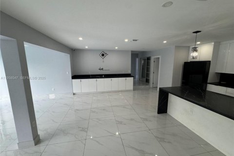 Casa en alquiler en North Miami Beach, Florida, 4 dormitorios, 214.98 m2 № 2020828 - foto 12