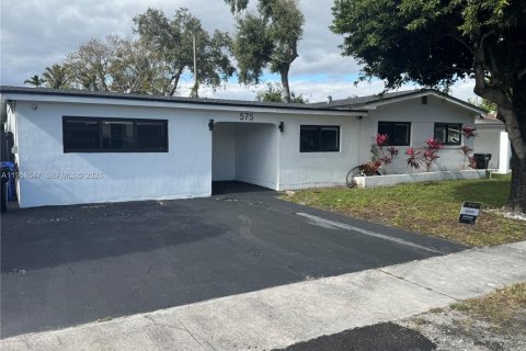 Casa en alquiler en North Miami Beach, Florida, 4 dormitorios, 214.98 m2 № 2020828 - foto 6