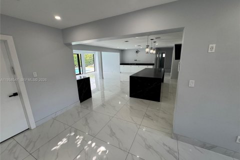 Casa en alquiler en North Miami Beach, Florida, 4 dormitorios, 214.98 m2 № 2020828 - foto 18