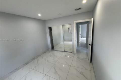 Casa en alquiler en North Miami Beach, Florida, 4 dormitorios, 214.98 m2 № 2020828 - foto 15