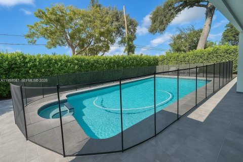 Casa en North Miami Beach, Florida 4 dormitorios, 214.98 m2 № 2020828