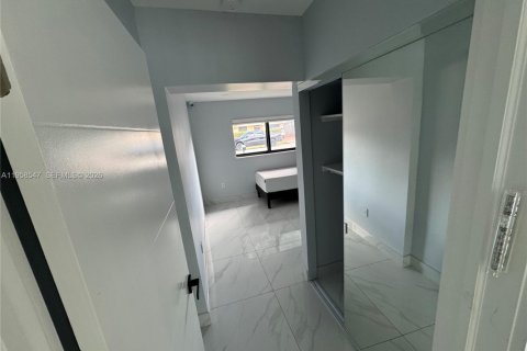 Casa en alquiler en North Miami Beach, Florida, 4 dormitorios, 214.98 m2 № 2020828 - foto 11
