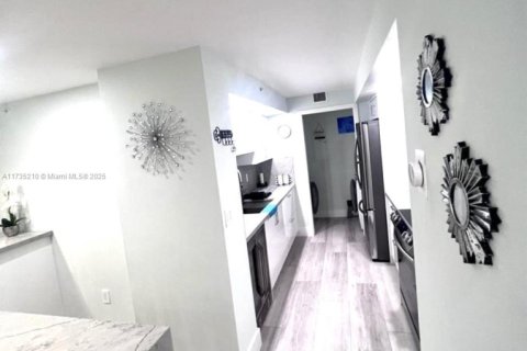 Снять в аренду кондоминиум в Майами-Бич, Флорида 1 спальня, 75.07м2, № 1985112 - фото 12
