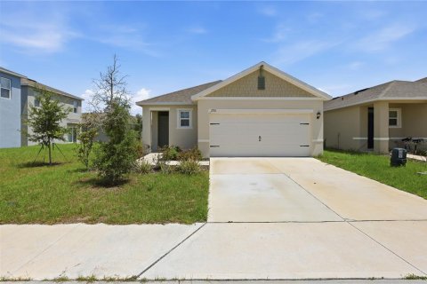 Villa ou maison à louer à Davenport, Floride: 3 chambres, 140.84 m2 № 2096856 - photo 2