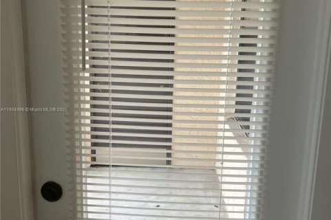 Снять в аренду кондоминиум в Помпано-Бич, Флорида 1 спальня, 55.74м2, № 1956576 - фото 5