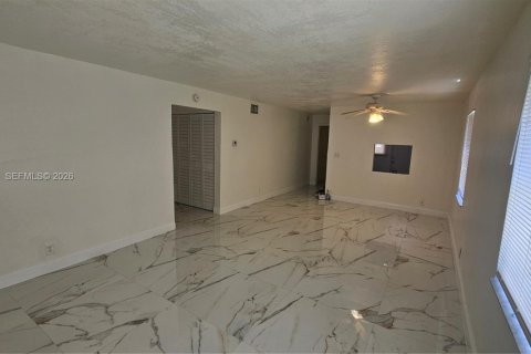 Apartment in Fort Lauderdale, Florida 3 bedrooms, 118.91 sq.m. № 2076374 - photo 9