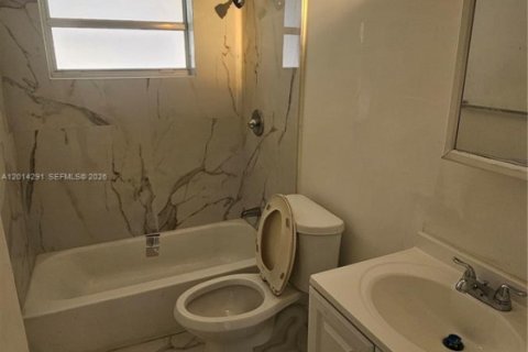 Apartment in Fort Lauderdale, Florida 3 bedrooms, 118.91 sq.m. № 2076374 - photo 12