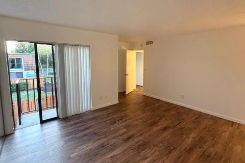 Townhouse in Fort Myers, Florida 3 bedrooms, 153.1 sq.m. № 2238087 - photo 12