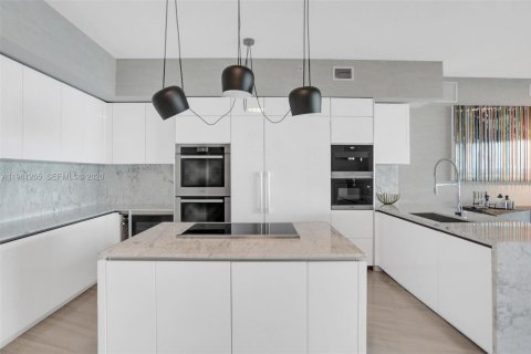 Condo in Aventura, Florida, 3 bedrooms  № 2026788 - photo 23