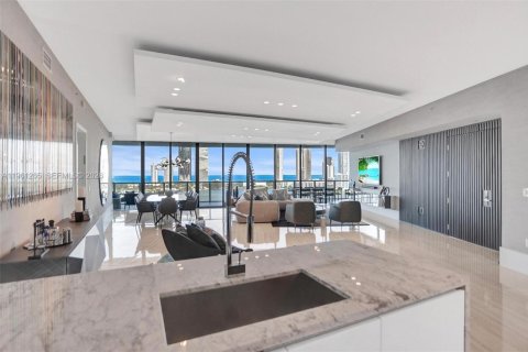 Condo in Aventura, Florida, 3 bedrooms  № 2026788 - photo 21