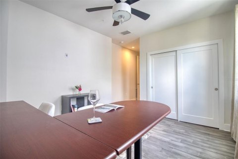Townhouse in Tampa, Florida 3 bedrooms, 223.99 sq.m. № 2396239 - photo 28