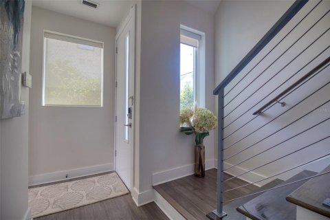 Townhouse in Tampa, Florida 3 bedrooms, 223.99 sq.m. № 2396239 - photo 6