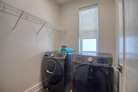Townhouse in Tampa, Florida 3 bedrooms, 223.99 sq.m. № 2396239 - photo 27