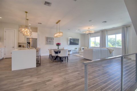 Townhouse in Tampa, Florida 3 bedrooms, 223.99 sq.m. № 2396239 - photo 16