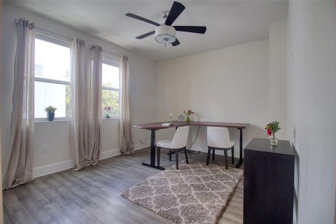 Townhouse in Tampa, Florida 3 bedrooms, 223.99 sq.m. № 2396239 - photo 29