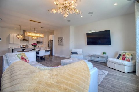 Townhouse in Tampa, Florida 3 bedrooms, 223.99 sq.m. № 2396239 - photo 22