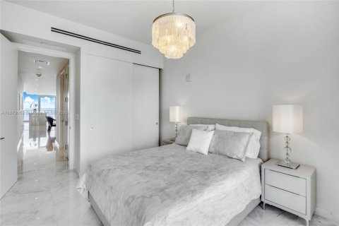 Condominio en venta en Sunny Isles Beach, Florida, 3 dormitorios, 198.53 m2 № 1925657 - foto 24