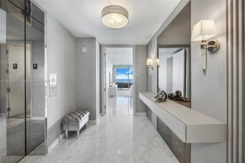 Condominio en venta en Sunny Isles Beach, Florida, 3 dormitorios, 198.53 m2 № 1925657 - foto 10