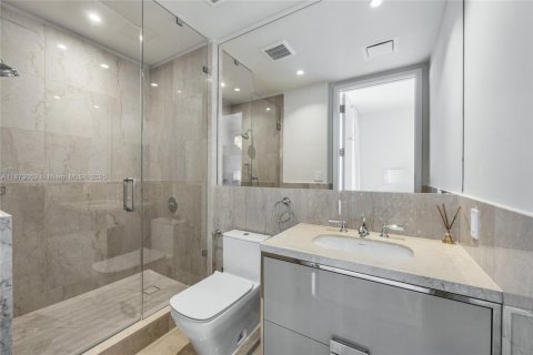 Condominio en venta en Sunny Isles Beach, Florida, 3 dormitorios, 198.53 m2 № 1925657 - foto 23