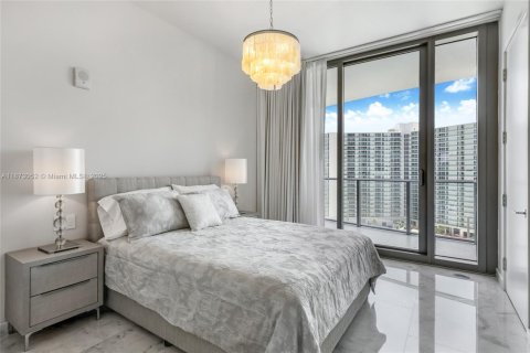 Condominio en venta en Sunny Isles Beach, Florida, 3 dormitorios, 198.53 m2 № 1925657 - foto 19