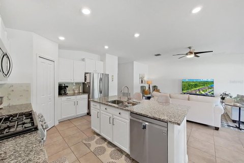 Villa ou maison à vendre à Apollo Beach, Floride: 4 chambres, 179.77 m2 № 2396828 - photo 15