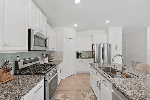 Villa ou maison à vendre à Apollo Beach, Floride: 4 chambres, 179.77 m2 № 2396828 - photo 13