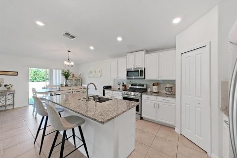 Villa ou maison à vendre à Apollo Beach, Floride: 4 chambres, 179.77 m2 № 2396828 - photo 11