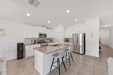 Villa ou maison à vendre à Apollo Beach, Floride: 4 chambres, 179.77 m2 № 2396828 - photo 12