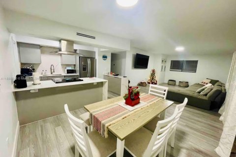 Villa ou maison à louer à Key Largo, Floride: 2 chambres, 101.08 m2 № 1981717 - photo 5