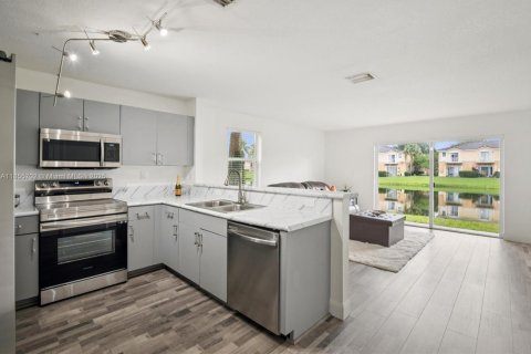 Touwnhouse à vendre à Miramar, Floride: 3 chambres, 136.57 m2 № 1887223 - photo 6