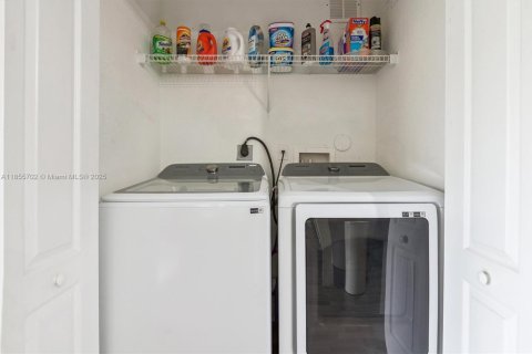 Touwnhouse à vendre à Miramar, Floride: 3 chambres, 136.57 m2 № 1887223 - photo 16