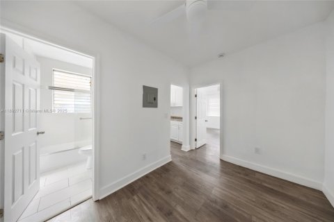 Immobilier commercial à vendre à Miami, Floride № 1946415 - photo 14