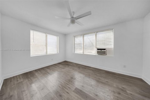 Immobilier commercial à vendre à Miami, Floride № 1946415 - photo 16