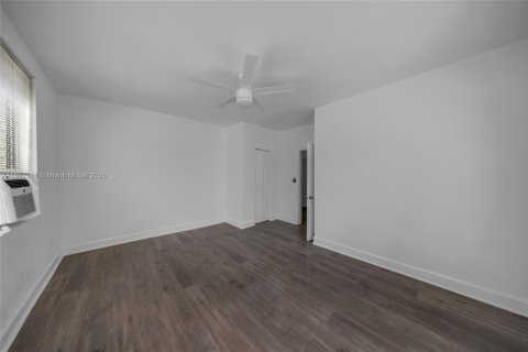 Immobilier commercial à vendre à Miami, Floride № 1946415 - photo 19